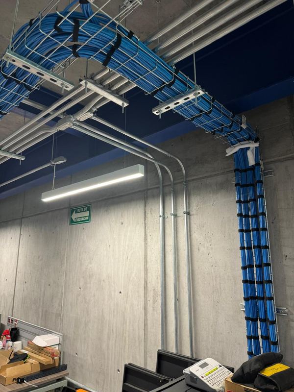 Cableado estructurado en planta industrial